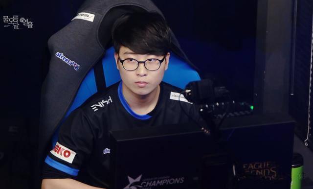 上的坚实屏 上的坚实屏