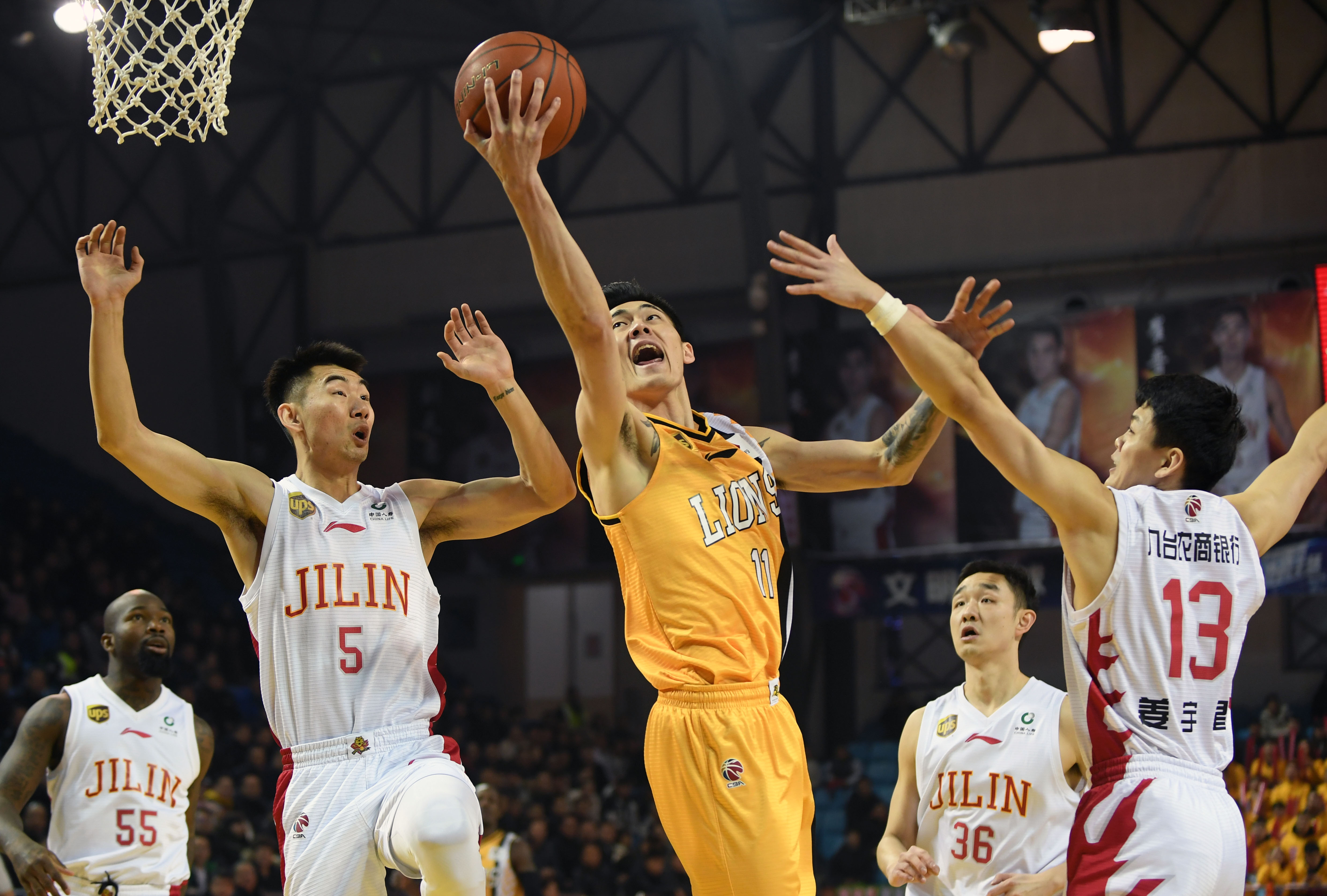 但球队的防 但球队的防